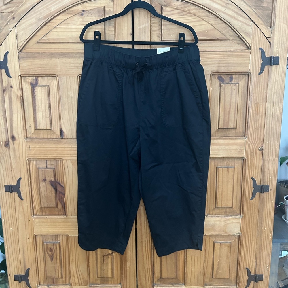LANE BRYANT Mid Rise Capri